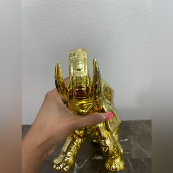 Gold Elephant Figures (Set of 3) - Picture 6 of 15